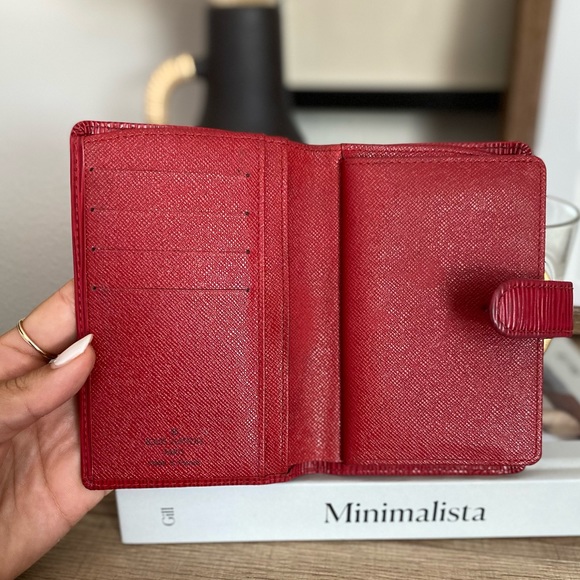 Red Louis Vuitton Epi wallet - Picture 4 of 11